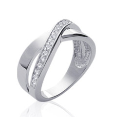 Bague argent massif 925 rhodié et oxyde de zirconium